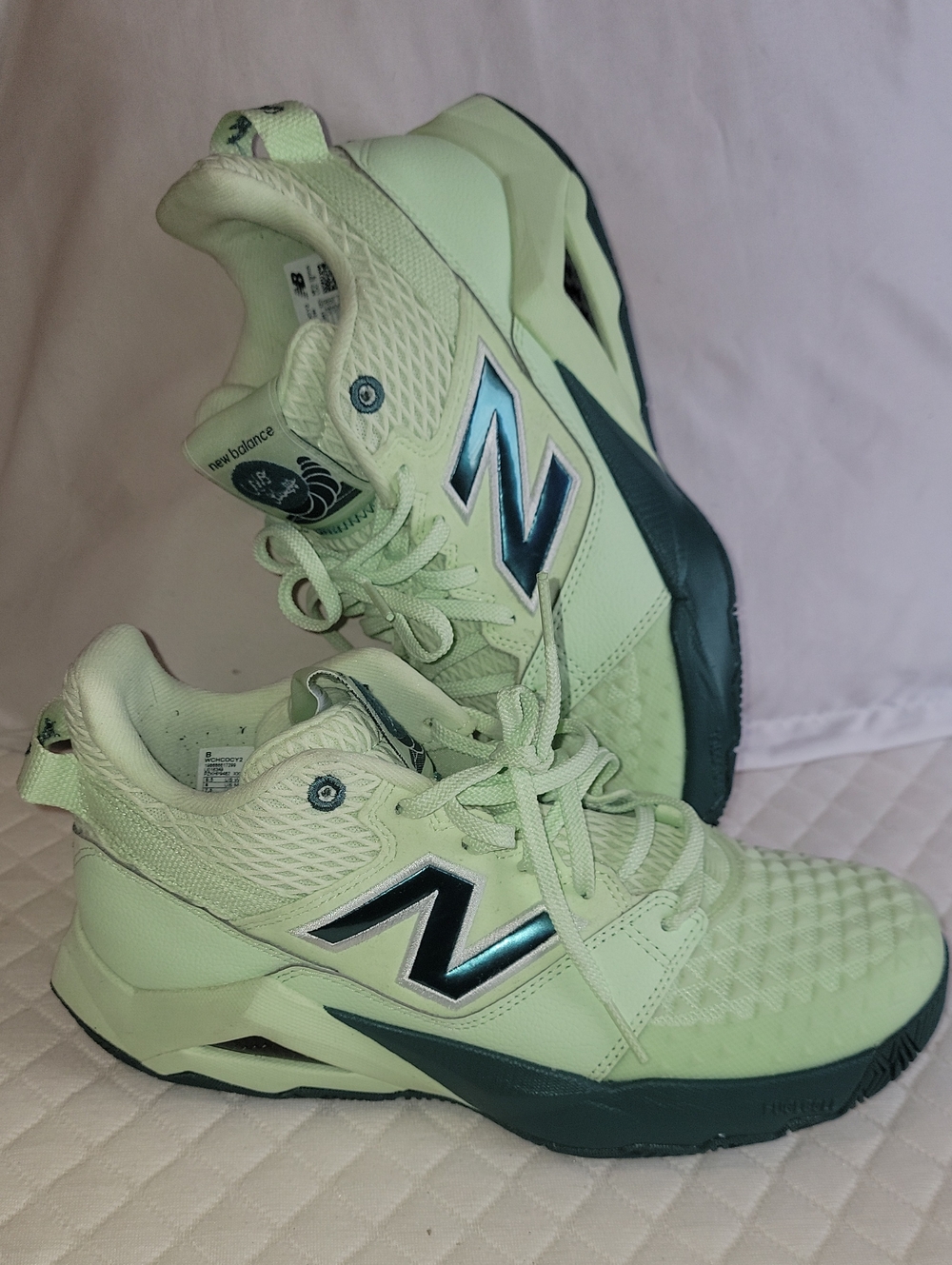 New Balance Women's Mint Green Sneakers with Dark Teal Accents